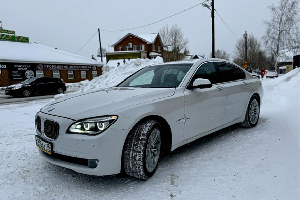 Аренда автомобиля BMW 7 в Ижевск