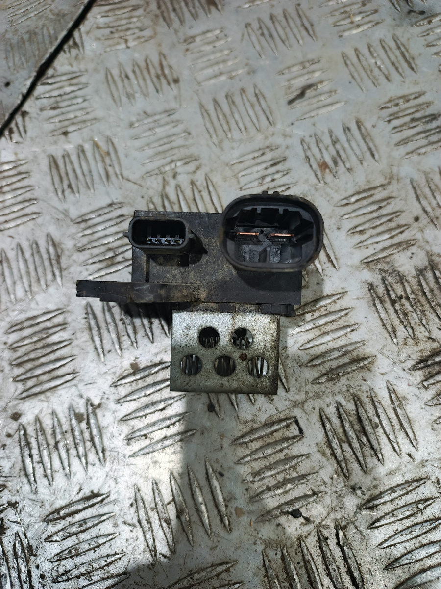 Резистор вентилятора Logan (14-) б\у (арт. 255502585R) Renault Logan