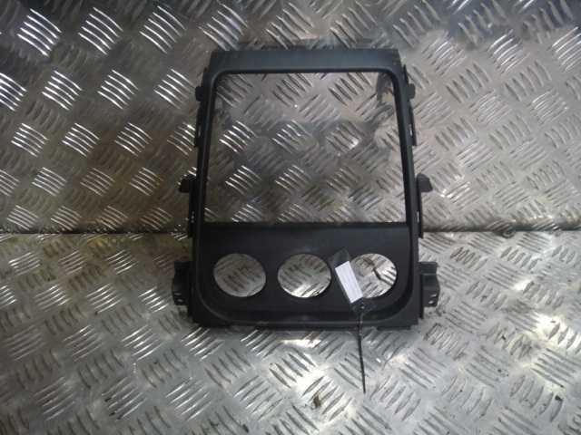 Накладка декоративная на панель SX4 (06-13) б\у (арт. 7382479J10ZCA) Suzuki SX4