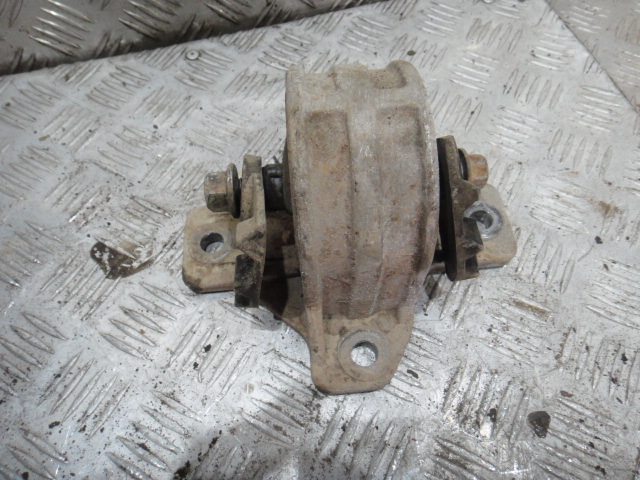 Опора двигателя (подушка) Fora A21 (06-10) L б\у (арт. A211001110) Chery Fora A21