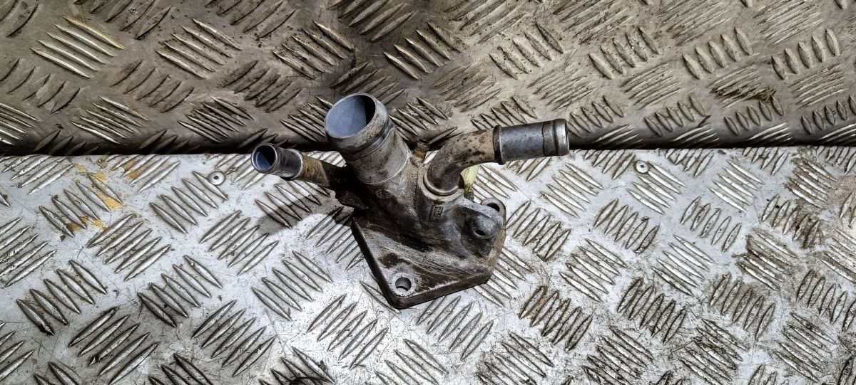 Фланец водяного охлаждения Accord (2008-2015) K24Z3 б\у (арт. 19350R40A00) Honda Accord