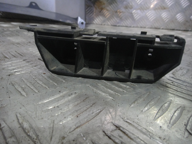 Кронштейн бампера Fit (01-08) / Jazz (02-08) пер R б/у (арт. 71193SAA003) Honda Fit