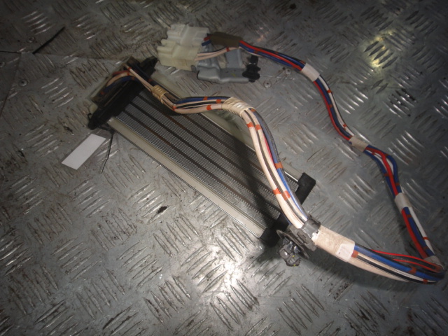 Электро тэн отопителя Corolla 150 (06-13)/Auris (07-12) б\у (арт. 8771042040) Toyota Auris