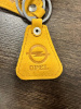 Брелок АвтоШТАБ желтый треугольник OPEL (арт. 00001)