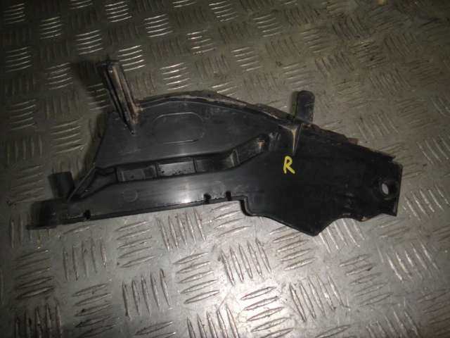 Накладка петли капота Fluence (10-) R (крышка) б/у (арт. 668630021R) Renault Fluence