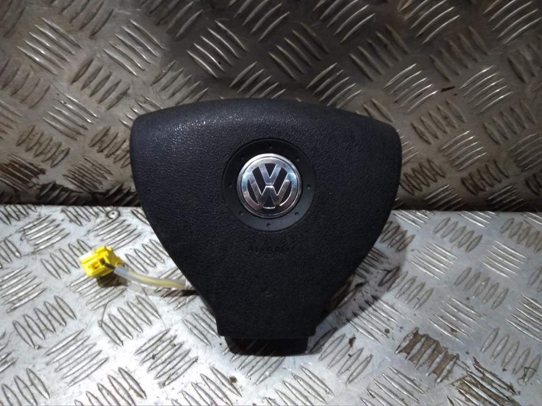 Подушка безопасности водителя Golf 5 (03-09)/Golf Plus (05-14)/Tiguan (07-11)/Passat B6 (05-11) б/у Volkswagen Golf 5