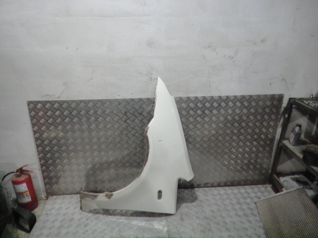 Крыло C-Max (03-11) пер L б/у (арт. 1474084) Ford C-Max