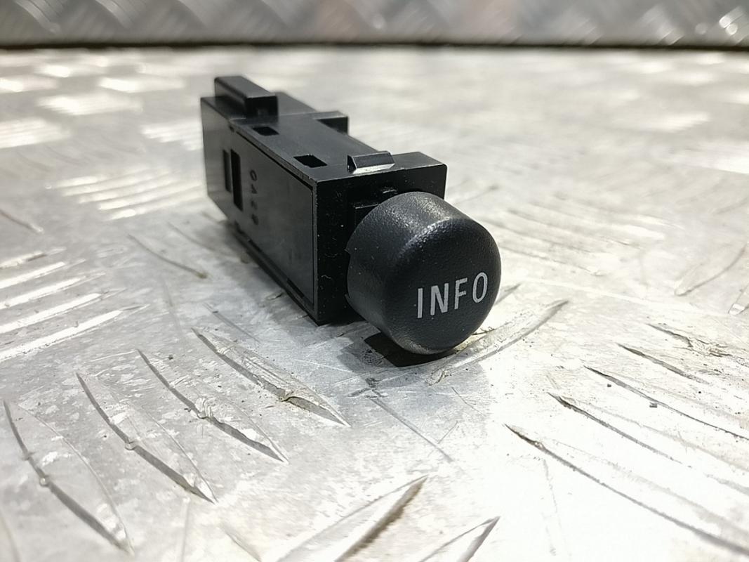 Кнопка многофункциональная ASX (10-)/Lancer 10 (07-)/Outlander XL (06-12) INFO б/у (арт. 8610A005) Mitsubishi ASX