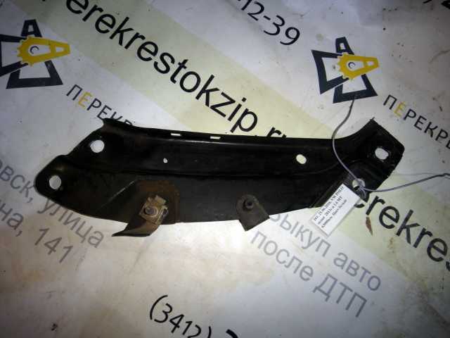 Кронштейн фары Polo (10-15) R верх б/у (арт. 6R0805932C) Volkswagen Polo седан