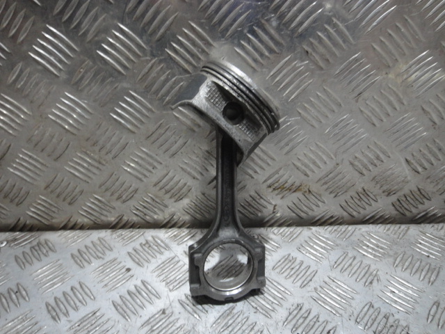 Шатун с поршнем Focus 3 (11-15) 1.6 125 л/с Новый оригинал (арт. RF98MM6200DD) Ford Focus 3