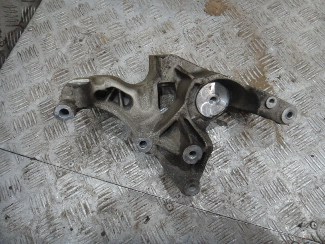 Кронштейн генератора Fora A21 (06-10)/Tiggo T11 (06-15) б\у (арт. A113701118) Chery Fora A21